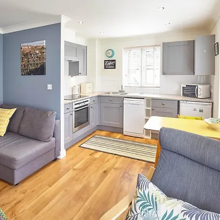 Host & - Whitehall 1 * Whitby