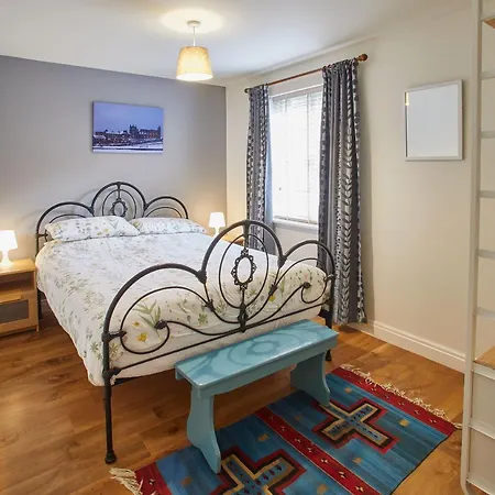 Apartment Host & - Whitehall 1 *