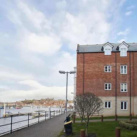 Apartment Host & - Whitehall 1 *